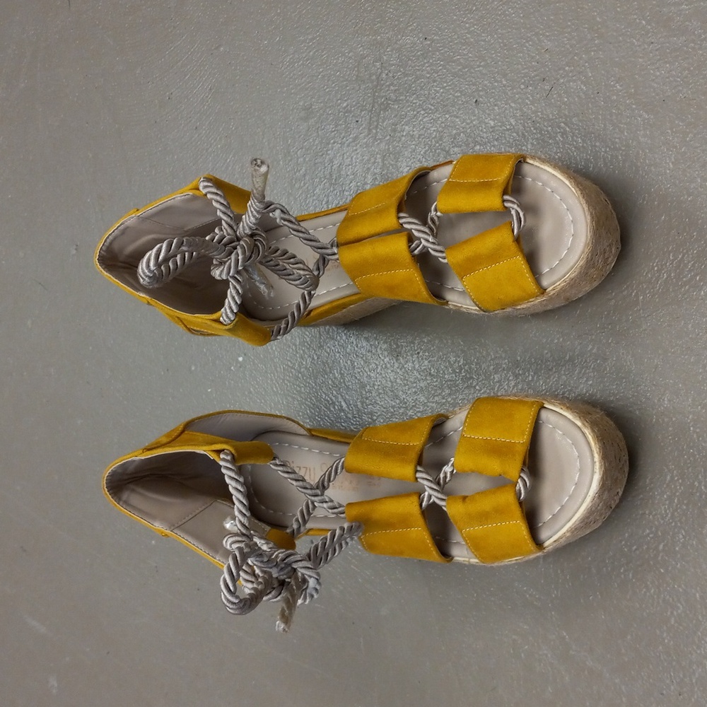 Yellow Platform Dizzy Shoes